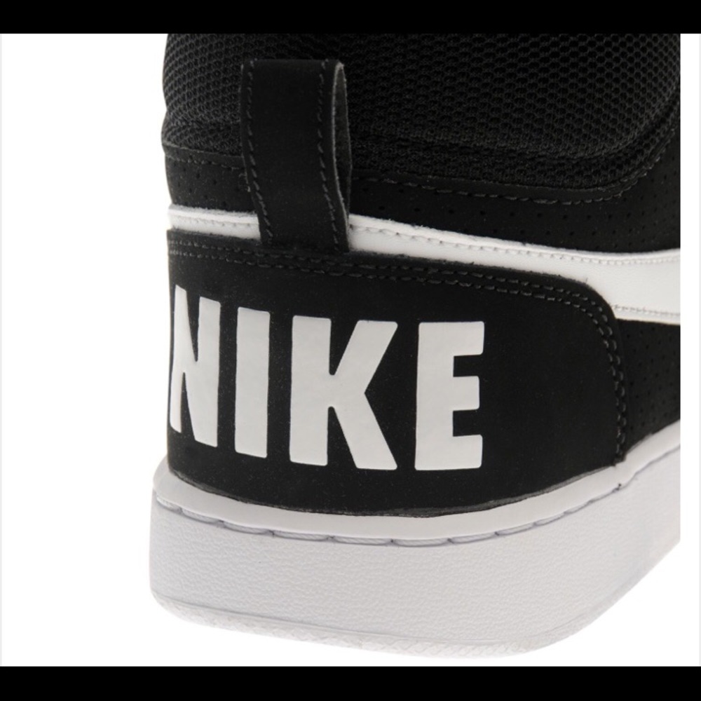 Nike Court Borough Mid size 9 NIB